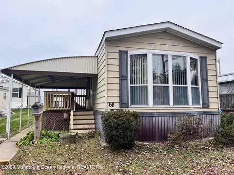 68 Shorehaven Rd, Hazlet, NJ 07730