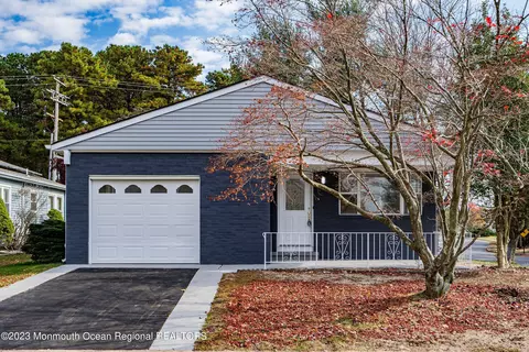 165 Cabrillo Blvd, Toms River, NJ 08757