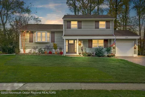 111 Phillips Dr, Old Bridge, NJ 08857