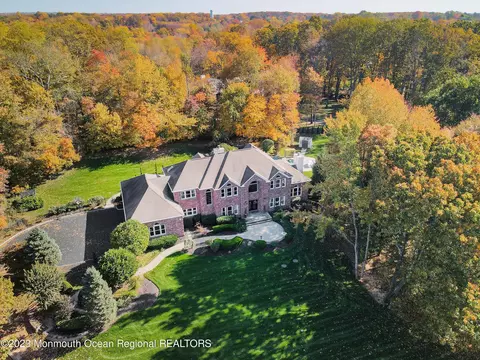 7 Champions Way, Manalapan, NJ 07726