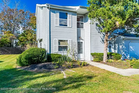 12 Vincent Ct, Little Egg Harbor, NJ 08087