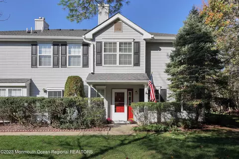 977 Lily Ct, Morganville, NJ 07751