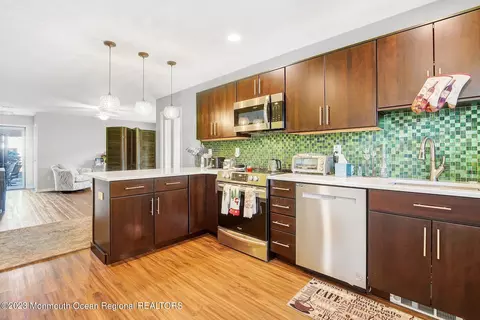 25 Mansfield Ave, Manchester, NJ 08759