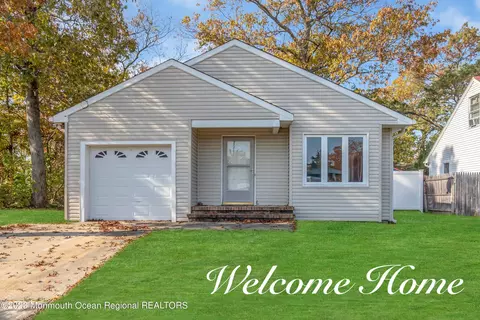 934 Berry Ave, Toms River, NJ 08753