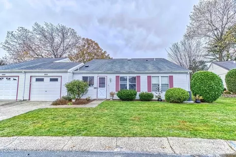 839 Liverpool Cir # A, Manchester, NJ 08759