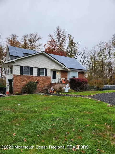 5 Holmes Mill Rd, Cream Ridge, NJ 08514