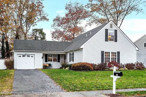 23 Winsted Dr, Howell, NJ 07731