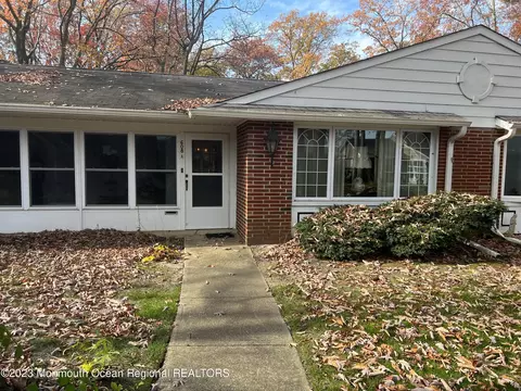 608 Lake Point Dr # A, Lakewood, NJ 08701