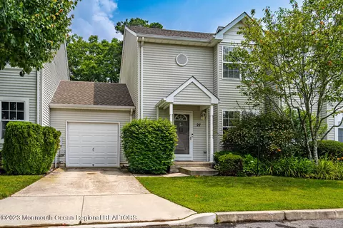27 Pebble Beach Ln, Little Egg Harbor, NJ 08087