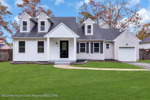 5 Shelli Ter, Barnegat, NJ 08005