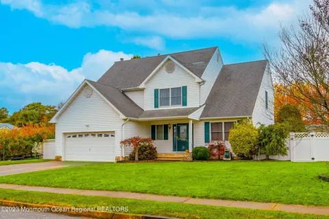 102 D St, Brick, NJ 08723