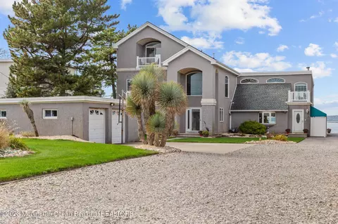 462 Ocean Ave, Sea Bright, NJ 07760