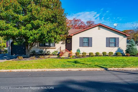 326 Madison Ct, Brick, NJ 08724
