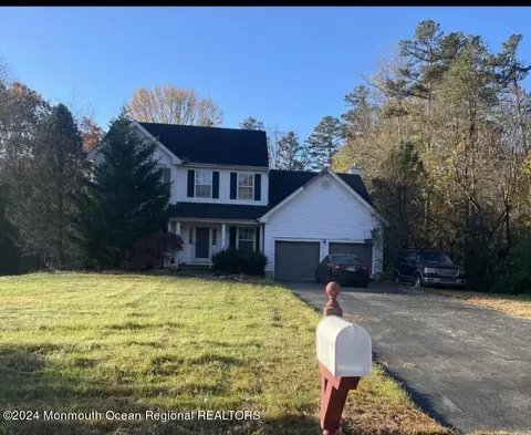 370 Nighthawk Ln, Jackson, NJ 08527