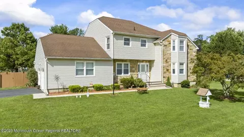 1 Tracy Pl, Tinton Falls, NJ 07724