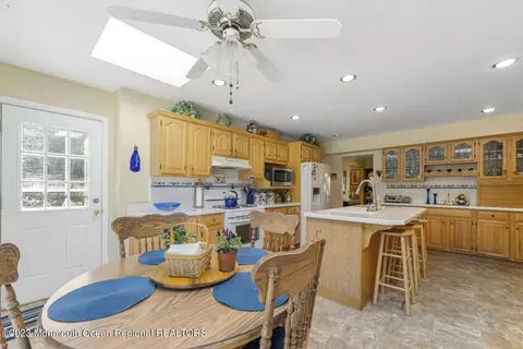 6 Hanne Dr, Leonardo, NJ 07737 photo 9