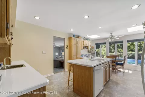 6 Hanne Dr, Leonardo, NJ 07737 photo 8