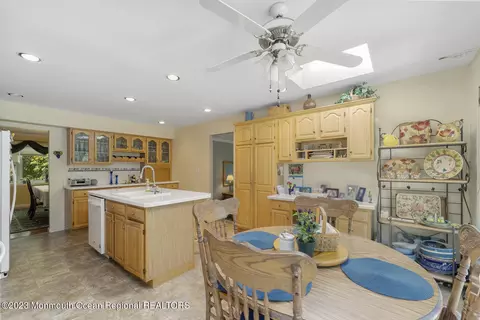 6 Hanne Dr, Leonardo, NJ 07737 photo 10