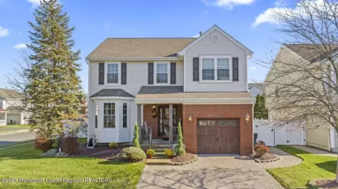 42 Skyline Dr, Hazlet, NJ 07730