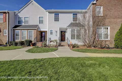 215 Colby Pl, Morganville, NJ 07751