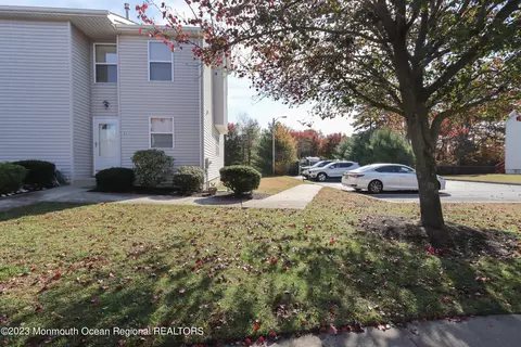 83 Vincent Ct, Little Egg Harbor, NJ 08087