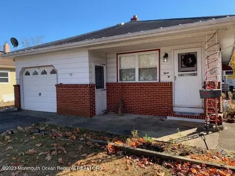 3 Georgetown Dr, Toms River, NJ 08757