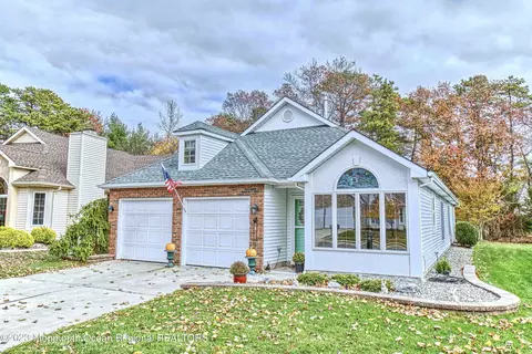 1540 Scholar Pl, Toms River, NJ 08755
