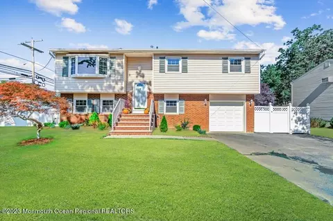 46 Bentley Ave, Old Bridge, NJ 08857