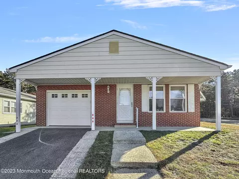 194 Orlando Blvd, Toms River, NJ 08757