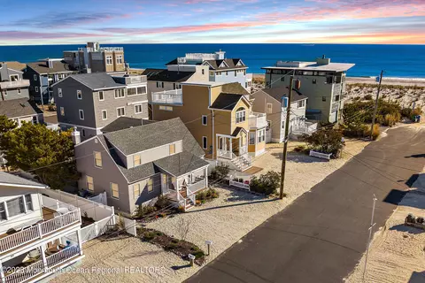 107 E New York Ave, Long Beach Township, NJ 08008