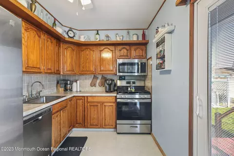 22 Farmbrook Dr, Old Bridge, NJ 08857 photo 16