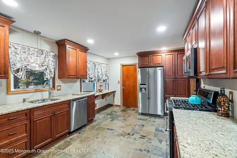 40 S Longview Rd, Howell, NJ 07731 photo 8
