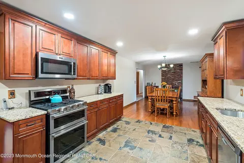 40 S Longview Rd, Howell, NJ 07731 photo 10