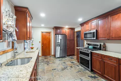 40 S Longview Rd, Howell, NJ 07731 photo 9