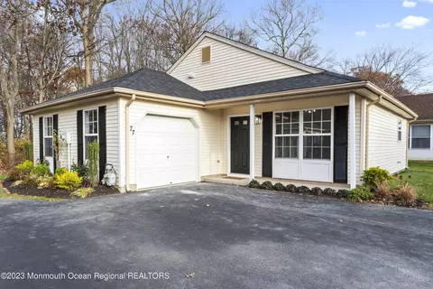 77 Farnworth Close #1000, Freehold, NJ 07728
