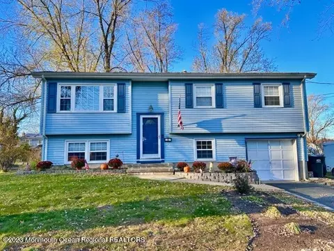 6 Dogwood Dr, Jackson, NJ 08527