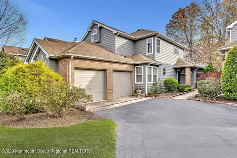 40 Fairway Blvd, Monroe, NJ 08831
