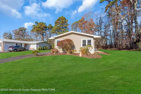 75 Markham Rd, Brick, NJ 08724