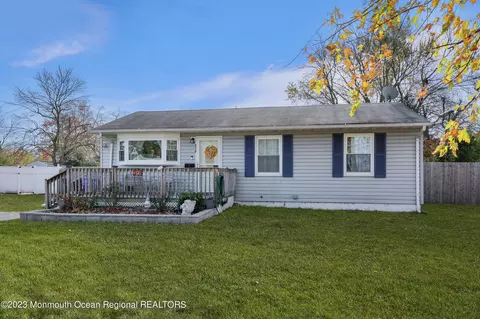 214 Orangewood Dr, Brick, NJ 08723