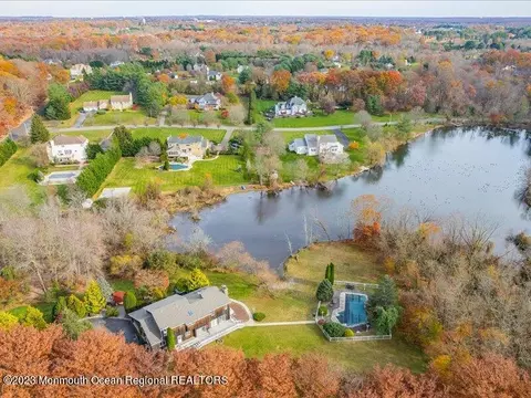 111 Oakland Mills Rd, Manalapan, NJ 07726
