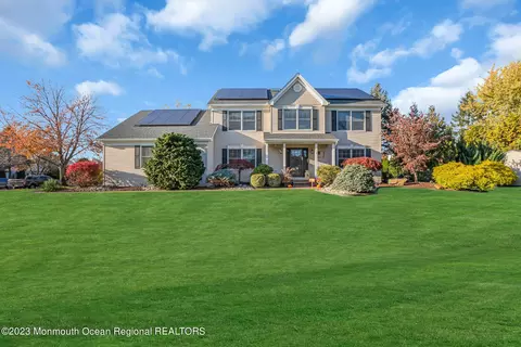 1 Mallard Ln, Ocean, NJ 07712