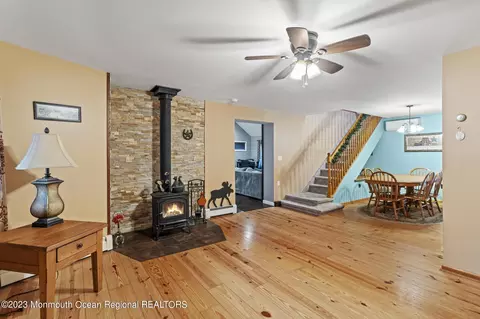622 Pine St, Jackson, NJ 08527 photo 4