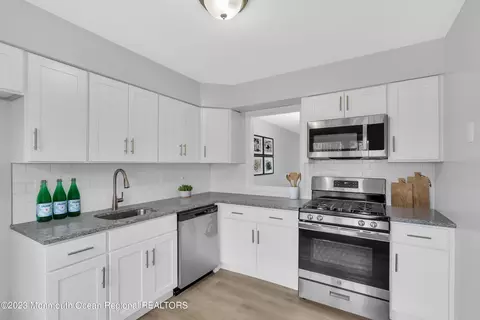 34 Camelot Ct #7, Freehold, NJ 07728