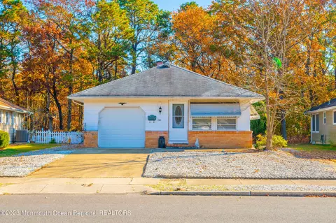 2181 Mt Hope Ln, Toms River, NJ 08753