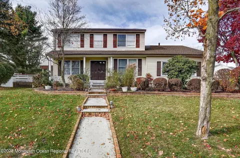 7 Prospect St, Holmdel, NJ 07733