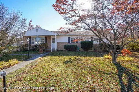 1124 3rd Ave, Toms River, NJ 08757