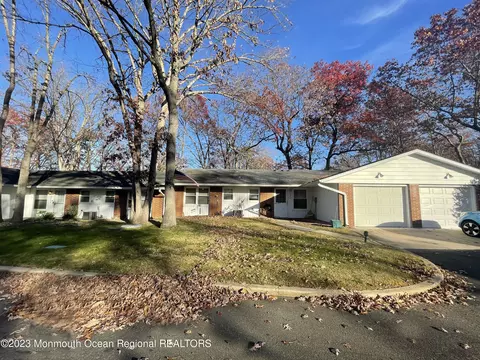 615 Huntington Dr # B, Lakewood, NJ 08701
