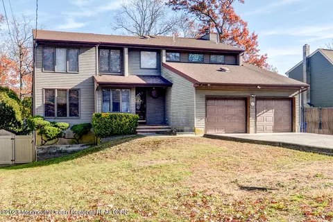 537 Parkwood Ave, Toms River, NJ 08753