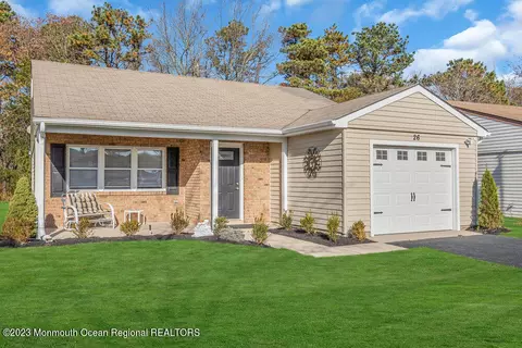26 Banbury Ave, Manchester, NJ 08759