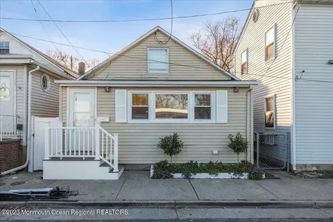 33 Hill St, Keansburg, NJ 07734